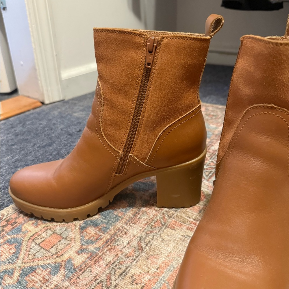 NWOT Soludos Shearling Booties - Picture 3 of 6